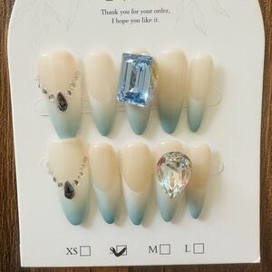Elegant Blue Ombre Press-On Nails